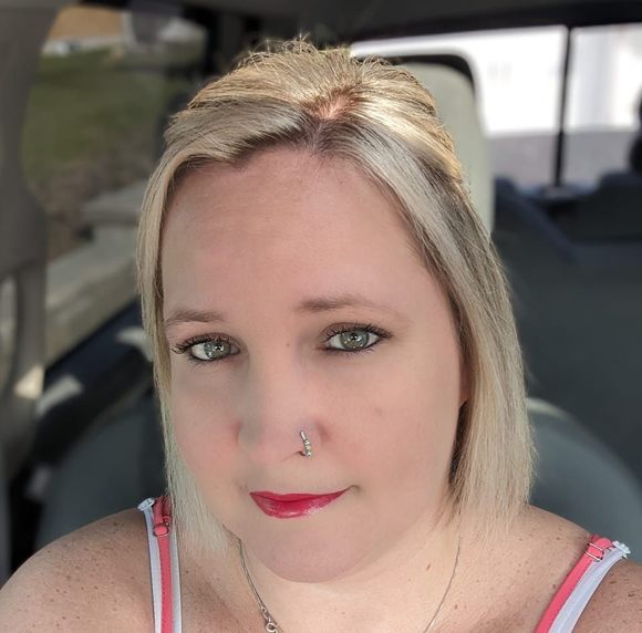 Meet your Posher, Melissa - Picture 1 of 1